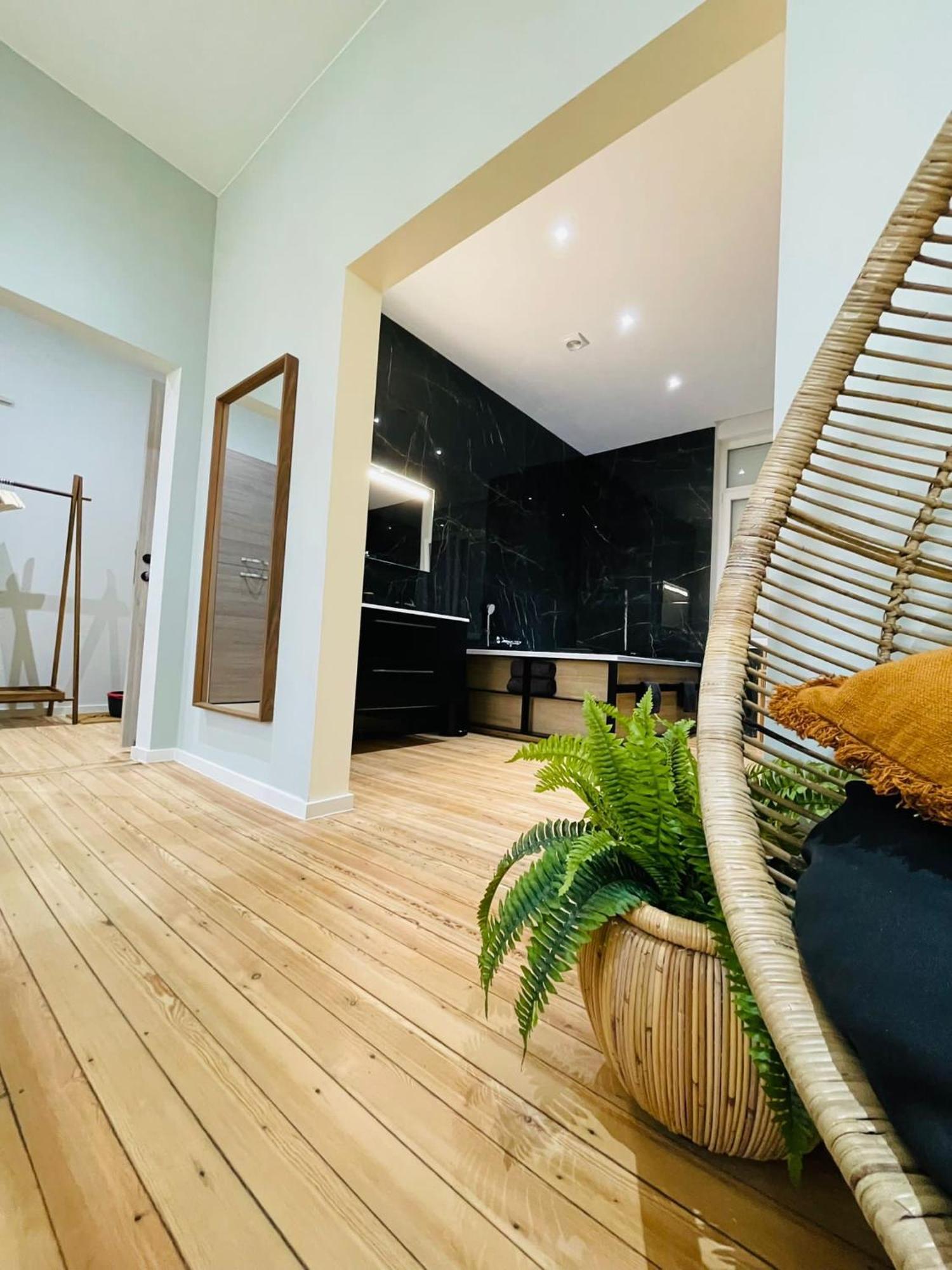 Appartement Exotique Avec Bain Balneo 리에주 외부 사진
